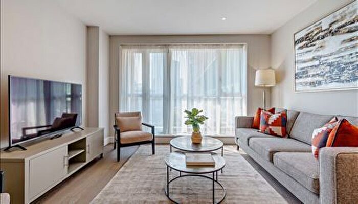 2 Bedroom Flat To Rent In Westferry Circus, London, E14