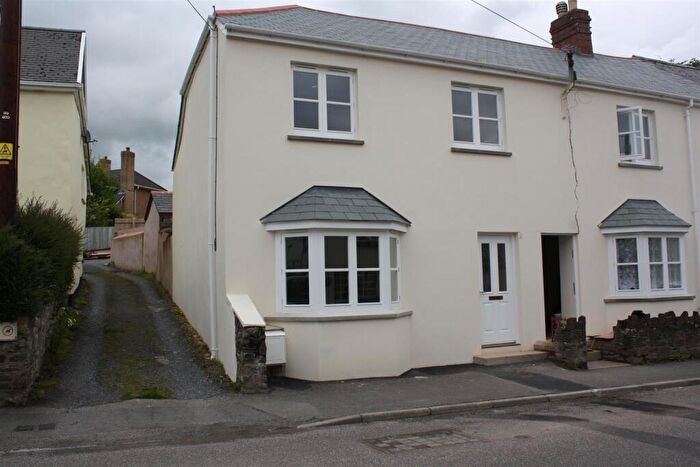 3 Bedroom Cottage To Rent In Blakeshill Road, EX32