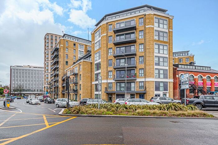 1 Bedroom Flat To Rent In Wheatfield Way, Kingston Upon Thames, KT1