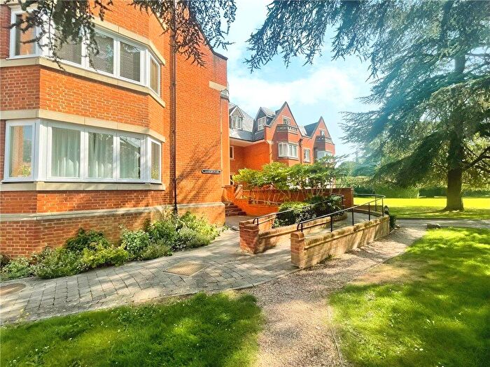 2 Bedroom Apartment For Sale In Longbourn, Windsor, Berkshire, SL4