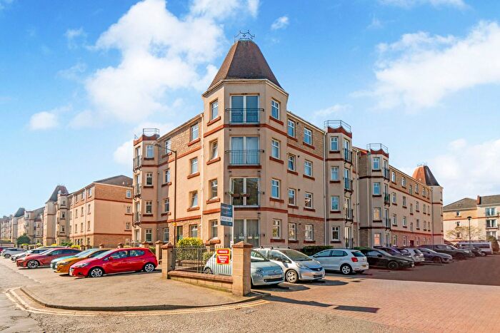 2 Bedroom Flat For Sale In Sinclair Place, Edinburgh, EH11