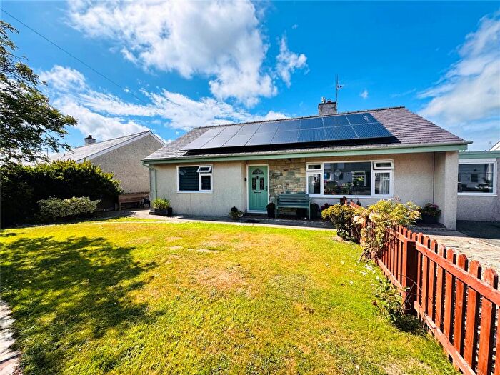 3 Bedroom Bungalow For Sale In Lon Ceredigion, Pwllheli, Lon Ceredigion, Pwllheli, LL53