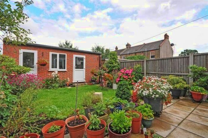 4 Bedroom Terraced House To Rent In Stainforth Road, Newbury Park, IG2