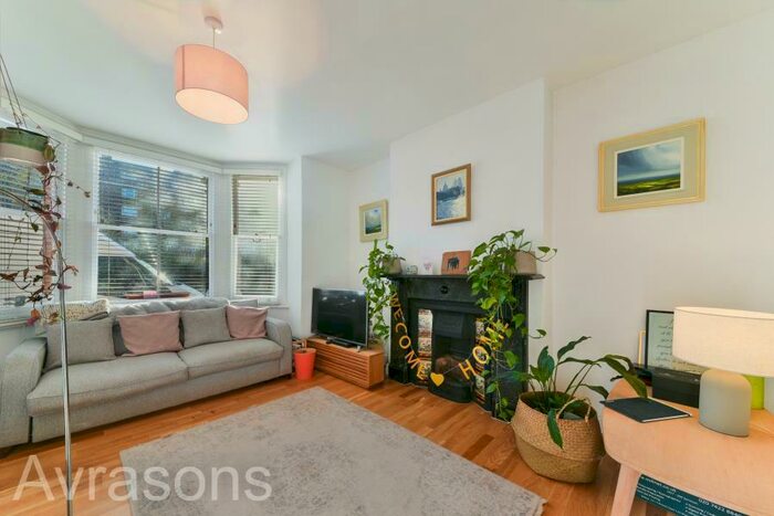 1 Bedroom Flat To Rent In Doddington Grove, Kennington, SE17