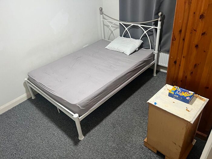 3 Bedroom Flat To Rent In Oglethorpe Road, Dagenham, RM10