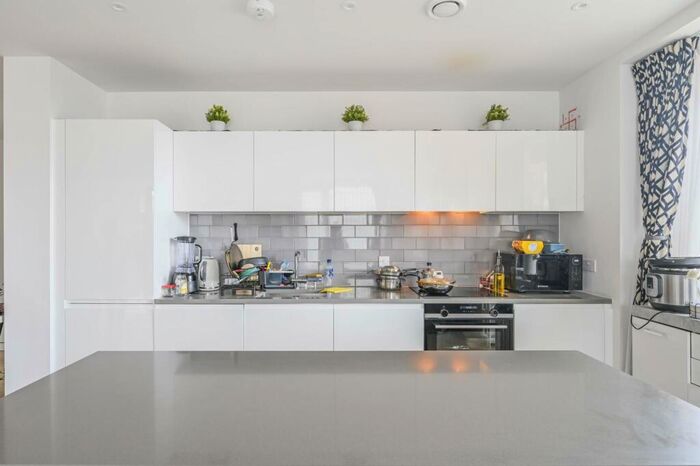 3 Bedroom Flat To Rent In John Cabot House, Royal Docks, London, E16