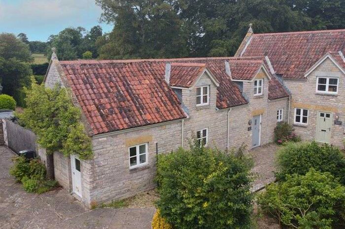 3 Bedroom Property For Sale In The Grange, Somerton, TA11