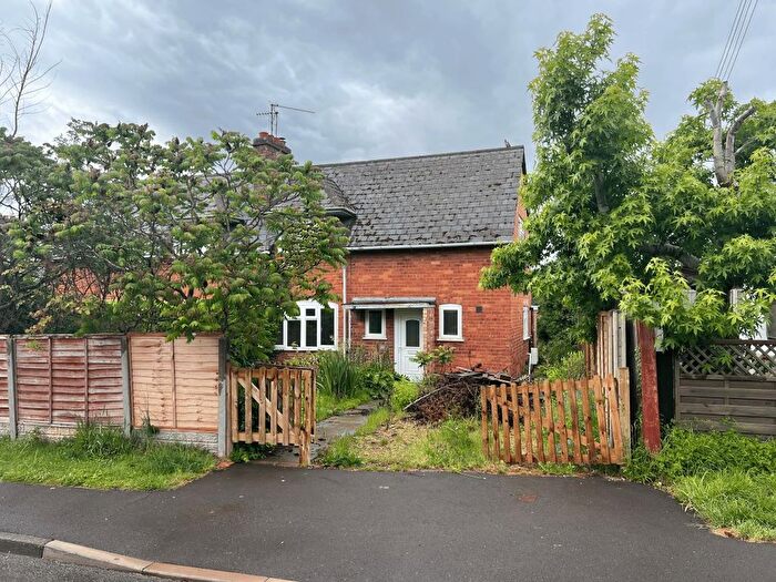 3 Bedroom Semi-Detached House For Sale In Pensham Hill, Pershore, WR10