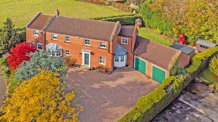 4 Bedroom Detached House For Sale In Dovecote Garth, Elvington, York, YO41
