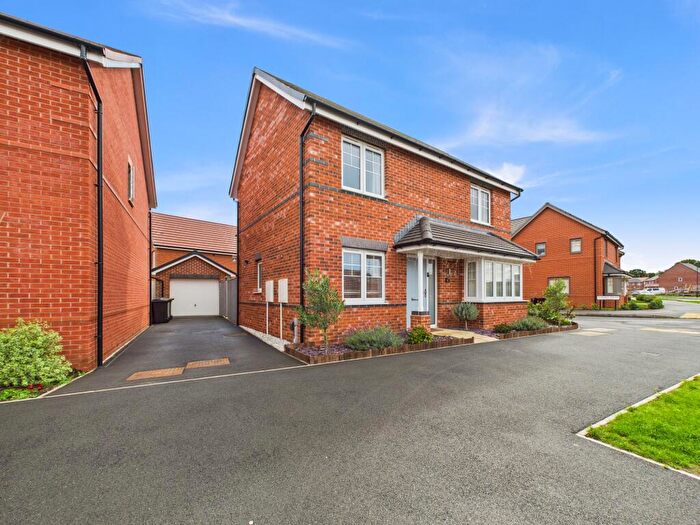 4 Bedroom Detached House To Rent In Henmore Crescent, Mickleover, DE3