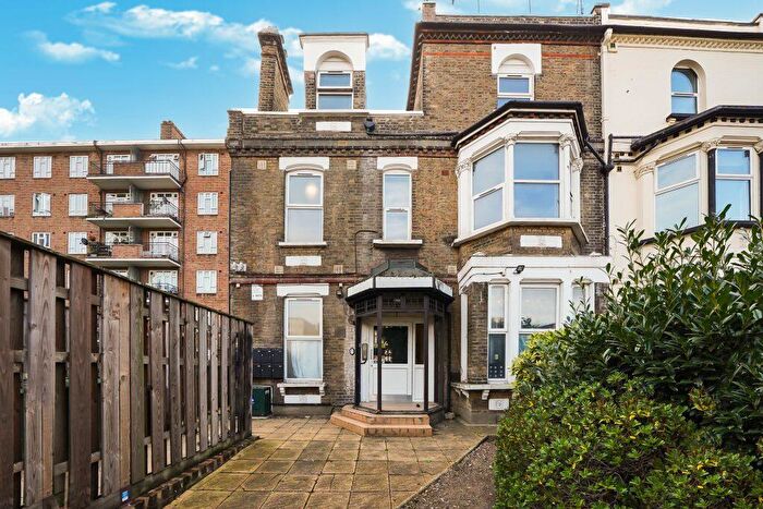 10 Bedroom Semi-Detached House For Sale In Green Lanes, London, N4