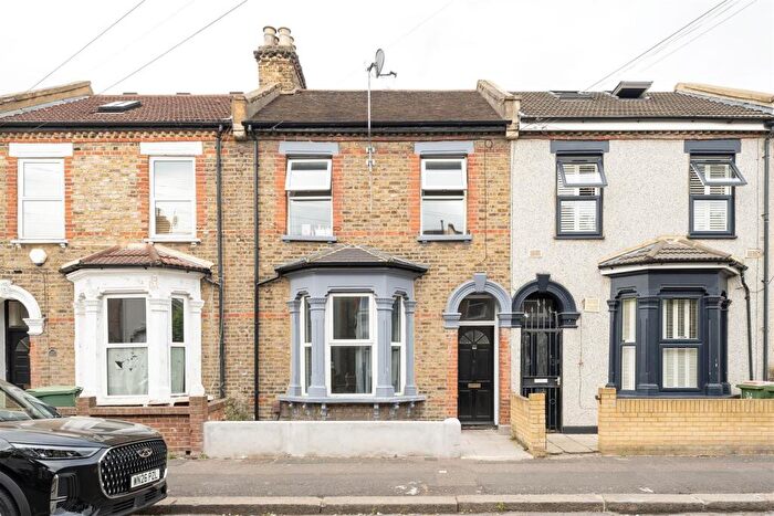 3 Bedroom Terraced House For Sale In Warwick Road, Stratford, E15