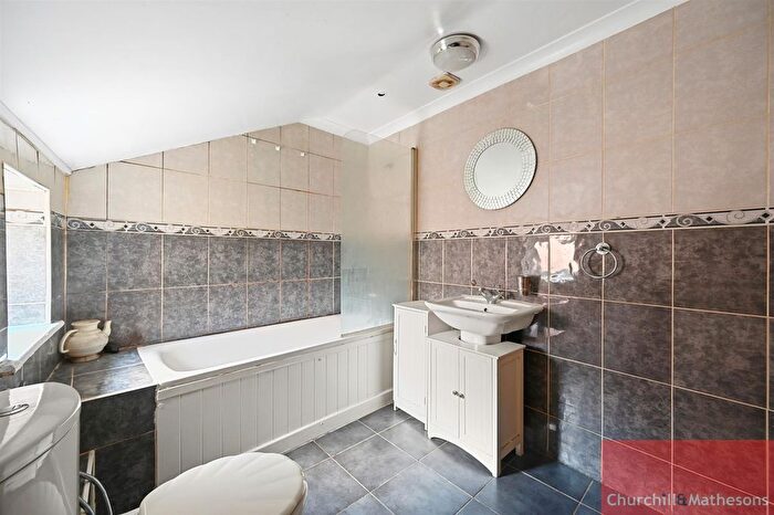 2 Bedroom Detached House To Rent In Old Oak Common Lane, London, W3