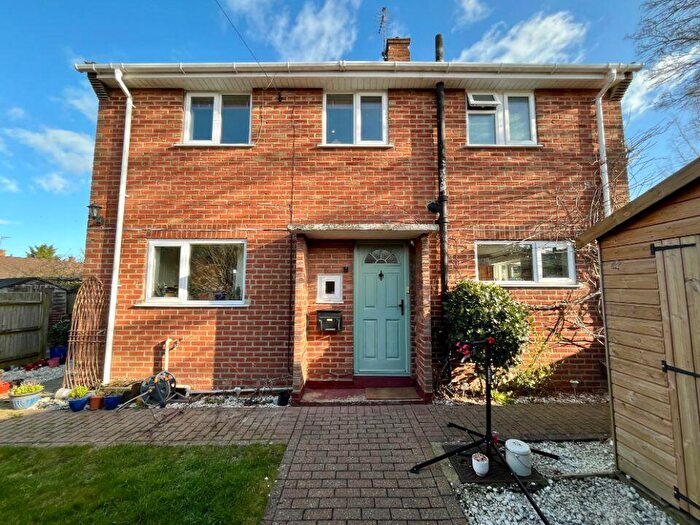 3 Bedroom End Of Terrace House To Rent In Beldham Road, Farnham, GU9
