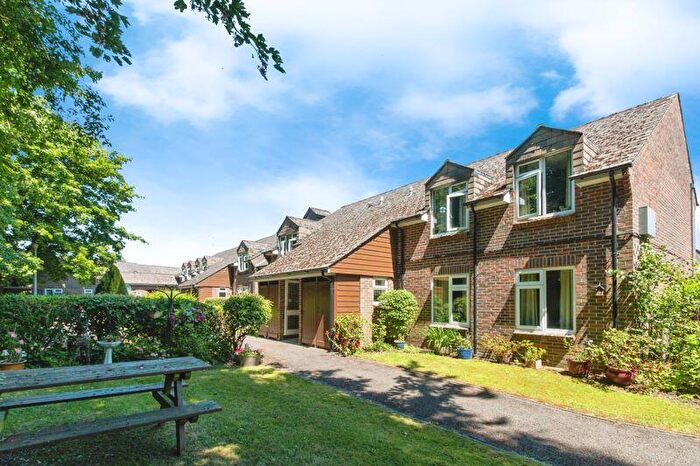 1 Bedroom Apartment For Sale In Gaskell Court, Alton, GU34