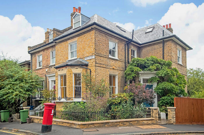 4 Bedroom End Of Terrace House To Rent In Bushey Hill Road, London, SE5