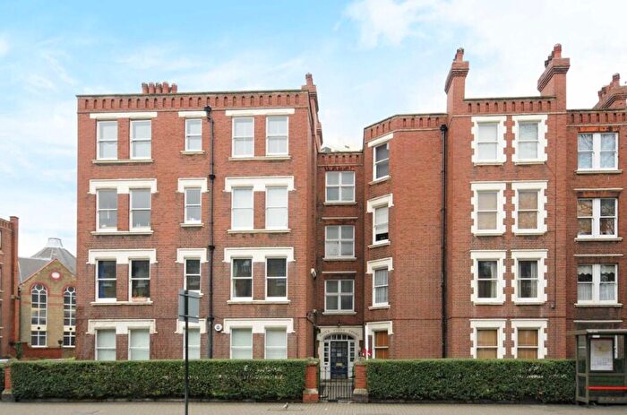 2 Bedroom Flat To Rent In Camberwell New Road, Camberwell, SE5