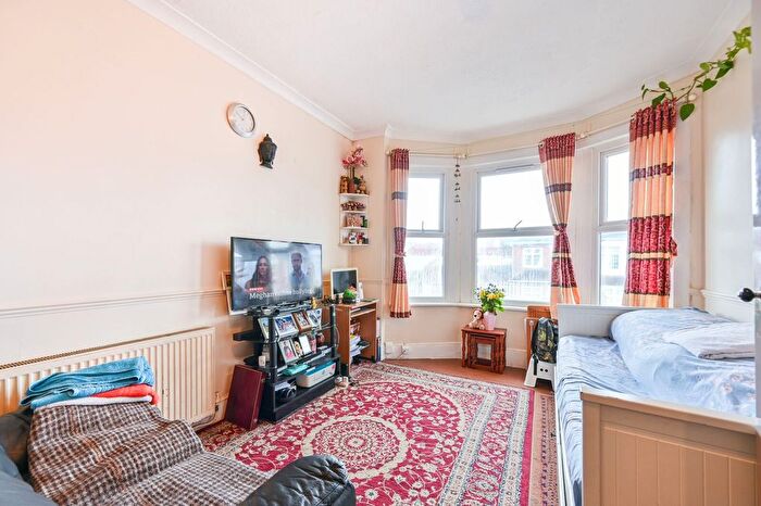 1 Bedroom Flat For Sale In District Road, Sudbury, Wembley, HA0