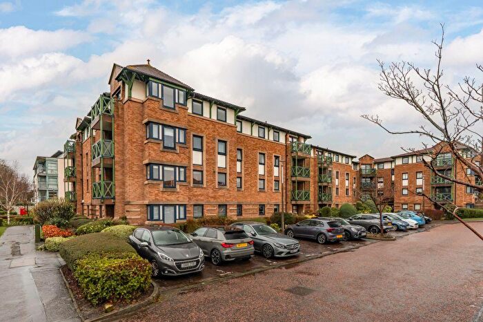 1 Bedroom Flat For Sale In / North Werber Park, Edinburgh, EH4