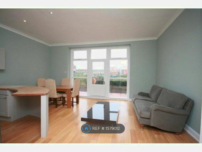 1 Bedroom Flat To Rent In Ground Floor, London, W14