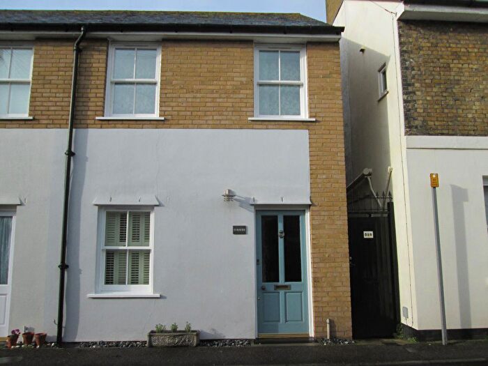 2 Bedroom Property To Rent In York Road, Walmer, Deal, CT14