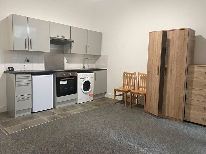Studio To Rent In Maidstone Road, Wood Green, London, N11