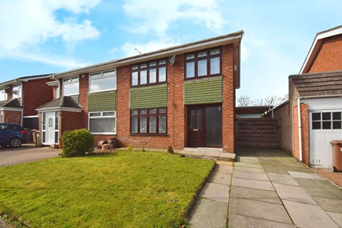 3 Bedroom Semi-Detached House To Rent In Gwendoline Close, Thingwall, CH61