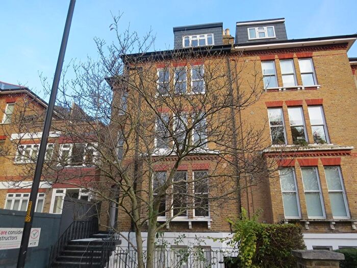 1 Bedroom Flat To Rent In The Gardens, East Dulwich, SE22