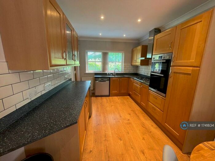 3 Bedroom Detached House To Rent In Cottage Green, Edinburgh, EH4