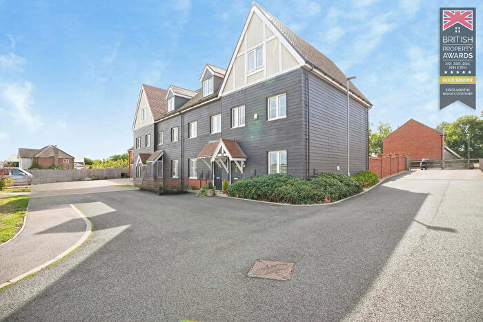 3 Bedroom End Of Terrace House For Sale In Violet Close, Stansted, Essex, CM24