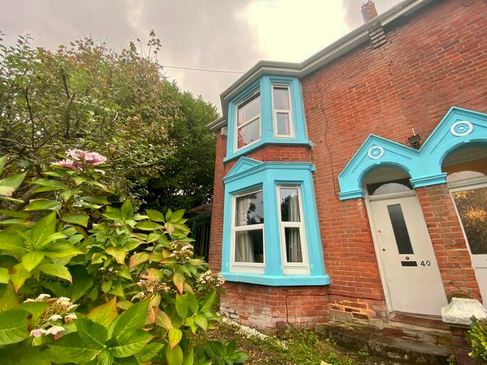 4 Bedroom House To Rent In Church Lane., SO17