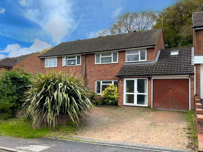 3 Bedroom Semi-Detached House To Rent In Sheepfold Lane, Amersham, HP7