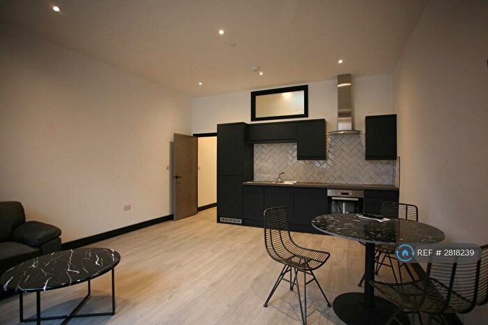 1 Bedroom Flat To Rent In Market Street, Stourbridge, DY8
