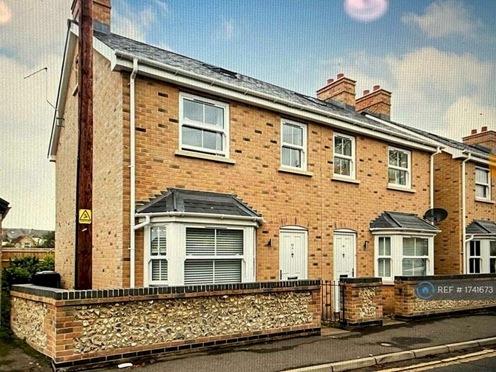 3 Bedroom Semi-Detached House To Rent In Paddock Street, Soham, CB7