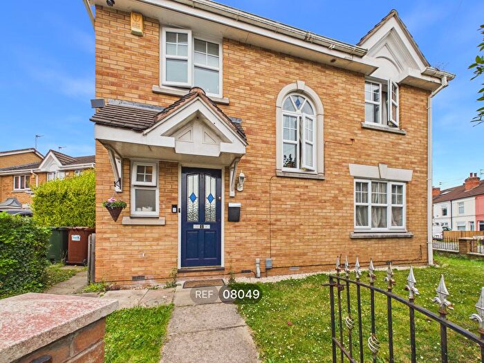 3 Bedroom Detached House To Rent In Furzebrook Road, Colwick, Nottingham, NG4
