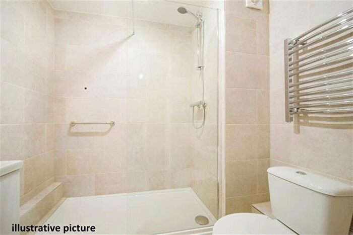 1 Bedroom Property To Rent In Croydon Road, Caterham, CR3