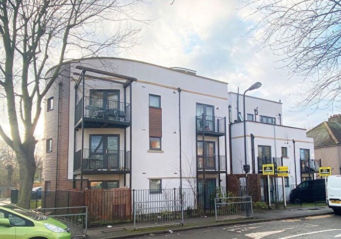 1 Bedroom Flat To Rent In Buckingham Road, Edgware, HA8
