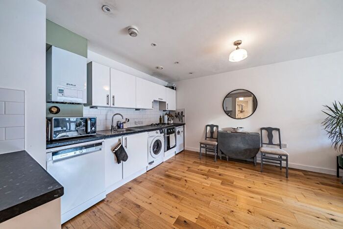 2 Bedroom Flat For Sale In Deptford High Street, London, SE8
