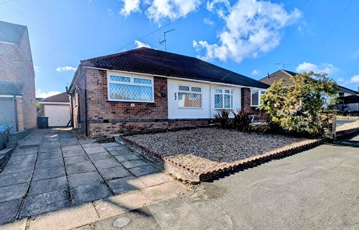 2 Bedroom Detached Bungalow For Sale In Rathbone Close, Rugby, CV21