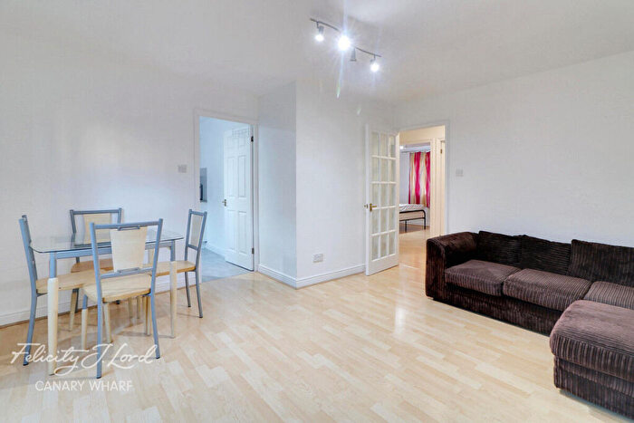 2 Bedroom Apartment To Rent In Langbourne Place, London, E14