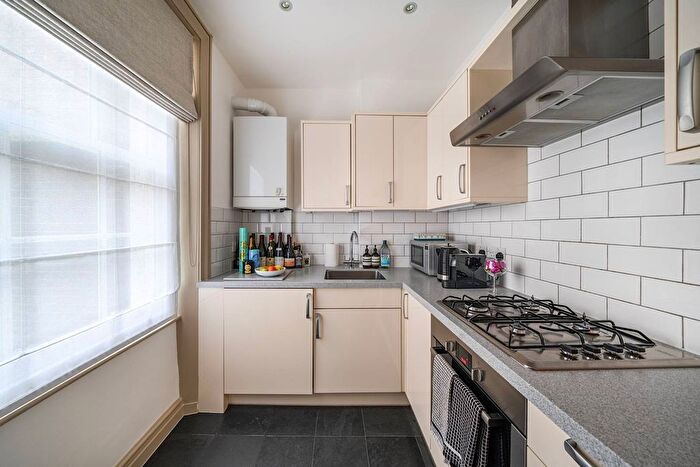 1 Bedroom Flat To Rent In Moreton Place, Pimlico, London, SW1V