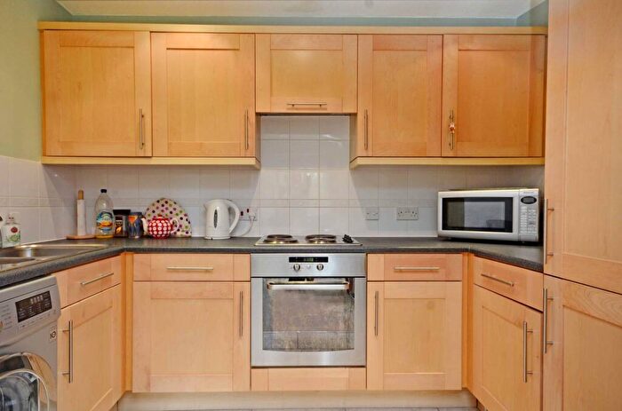 2 Bedroom Flat To Rent In Faraday Road, Guildford, GU1