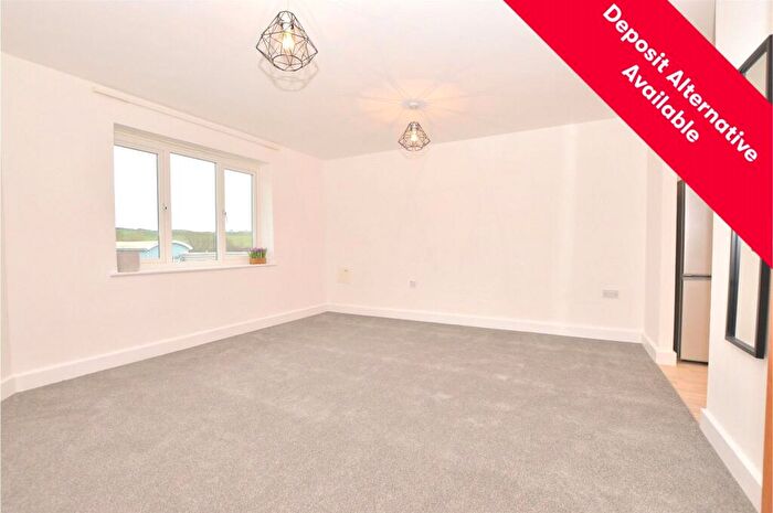 2 Bedroom Apartment To Rent In Reynolds Avenue, Redhill, Surrey, RH1