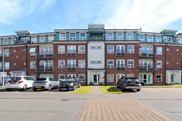 2 Bedroom Flat For Sale In Strathblane Gardens, Glasgow, G13