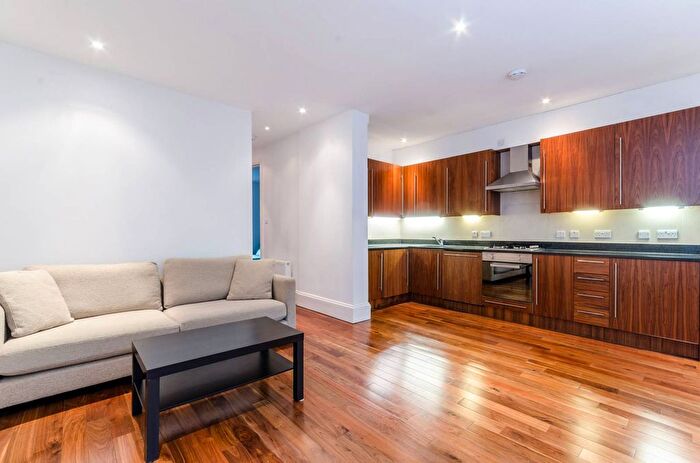 2 Bedroom Flat To Rent In Gledstanes Road, Barons Court, London, W14