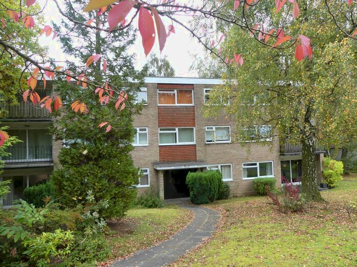3 Bedroom Flat To Rent In The Parkway, Southampton SO16