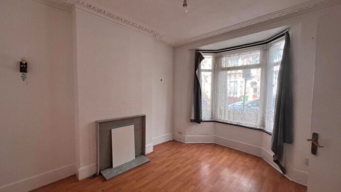 4 Bedroom Terraced House To Rent In Caledon Road, London, E6