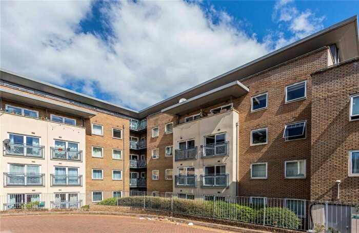 1 Bedroom Apartment For Sale In Gean Court, Cline Road, London, N11