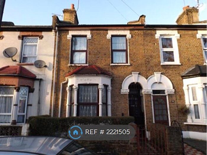 3 Bedroom Terraced House To Rent In Wordsworth Avenue, London, E12