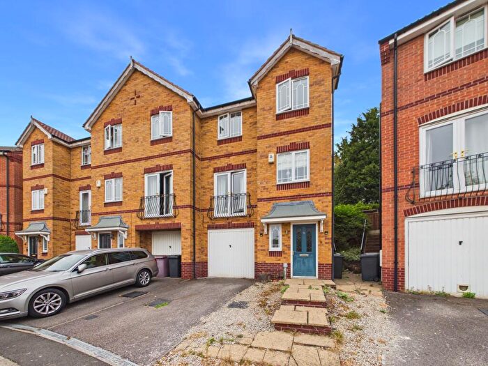 3 Bedroom Semi-Detached House For Sale In Thornhill Drive, South Normanton, DE55
